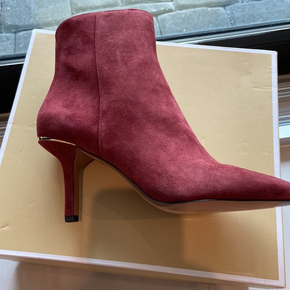 Michael Kors suede bootie size 7 - Picture 3 of 5